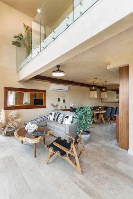 Luxury Beachfront Penthouse With Private Pool Apartment