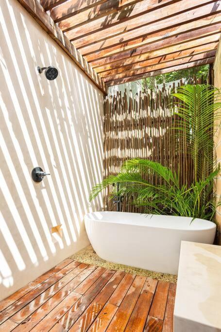 Tranquil With Private Pool And Garden Villa *