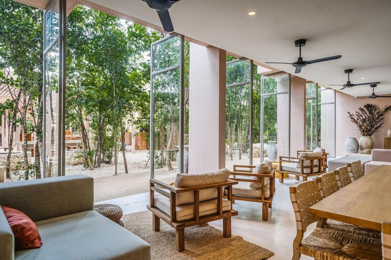 Fast Wi-fi 1br In With Pool, Restaurant, Gym