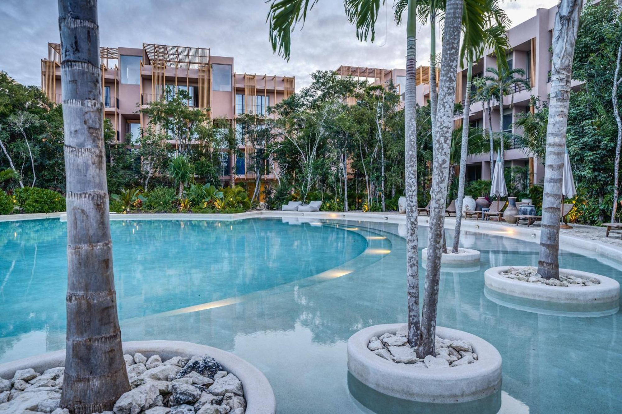 Fast Wi-fi 1br In With Pool, Restaurant, Gym
