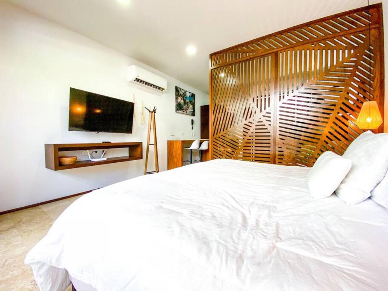 Modern Downtown With Rooftop, Pool, Gym And Parking Apartment