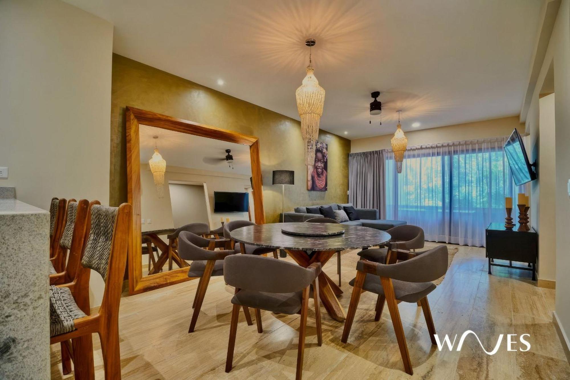 Spacious 2 Br. Jungle View Luxury W/prime Location Apartamento