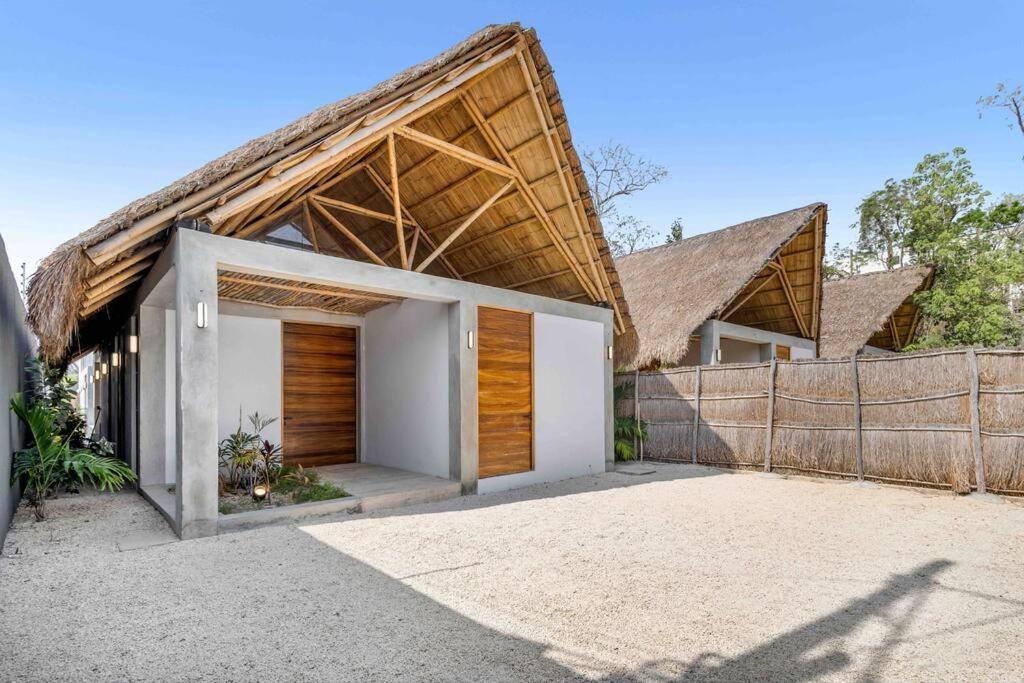 Brand New Just 5 Min To & Downtown! *