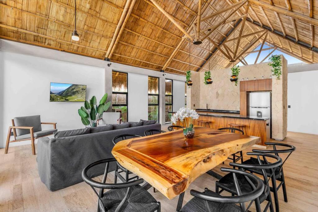 Brand New Just 5 Min To & Downtown! Tulum