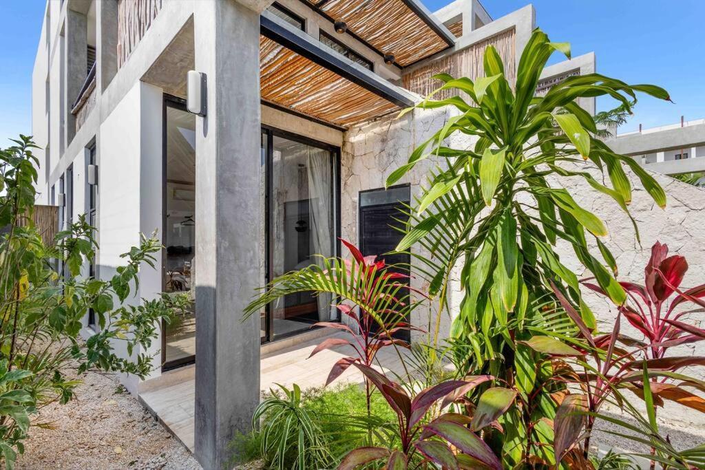 Brand New Just 5 Min To & Downtown!