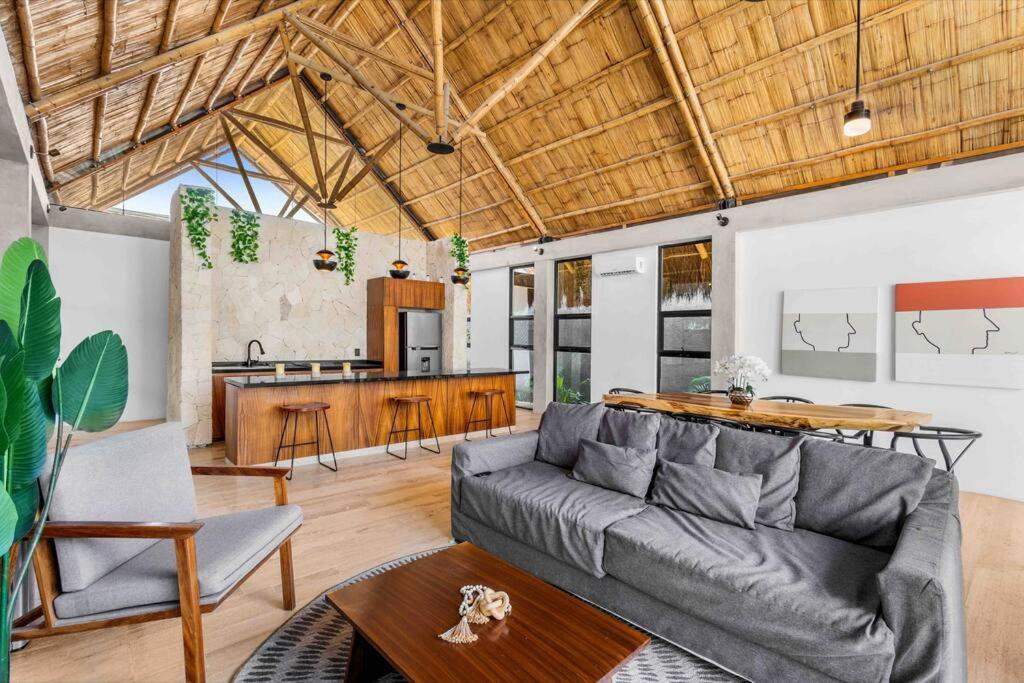 Brand New Just 5 Min To & Downtown! Apartamento