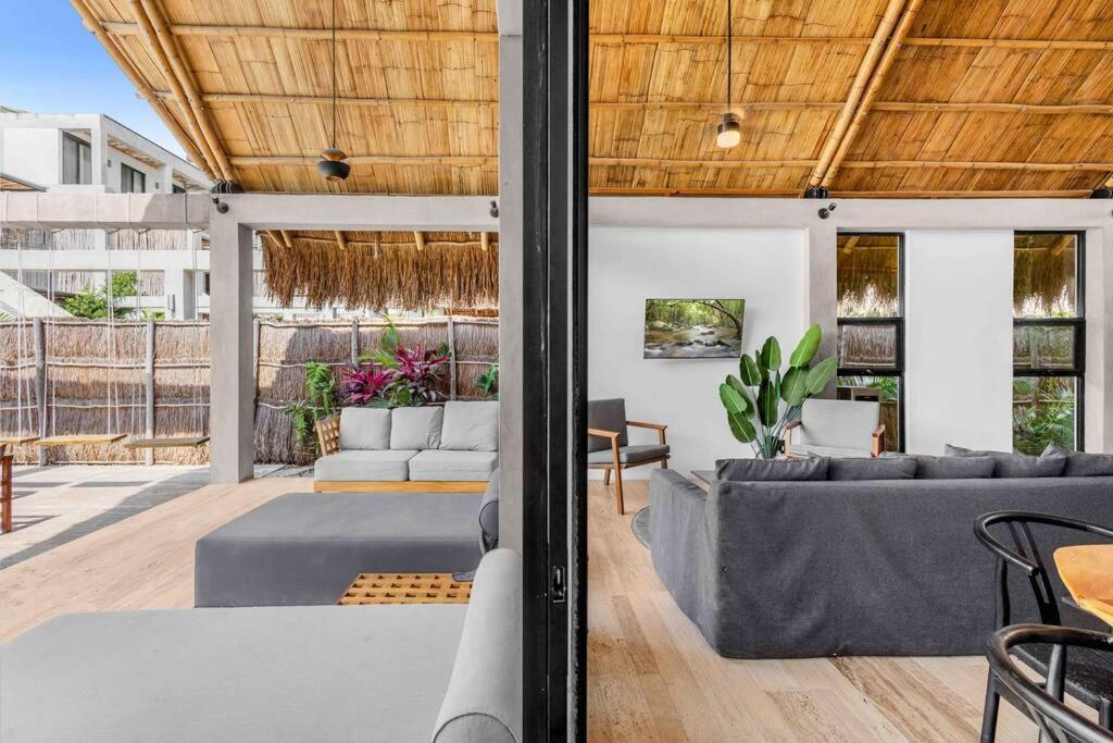 Brand New Just 5 Min To & Downtown! *