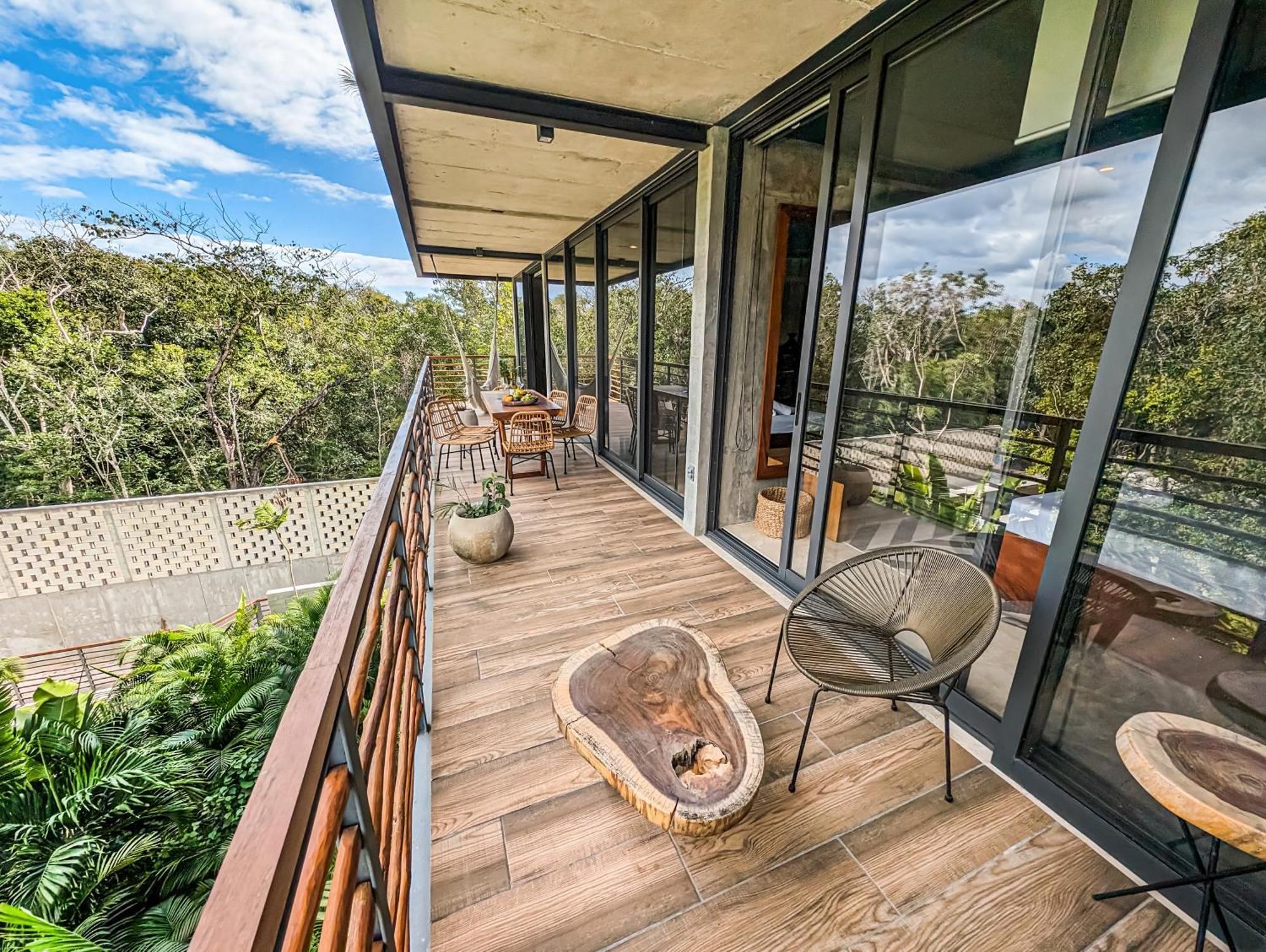 2-br Tropical Retreat With Sauna, Gym And Pool Apartamento