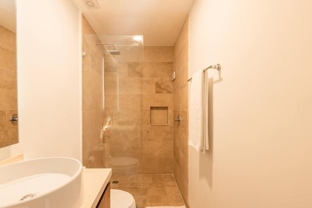 Apartamento Beautiful & Brand New 2br Gated Community Pool *