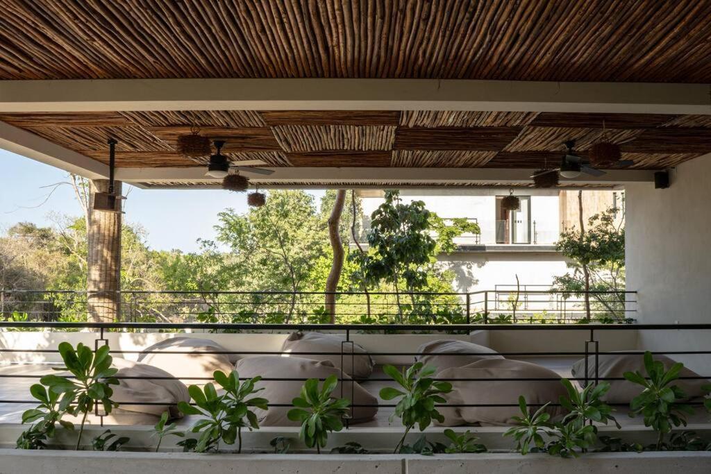 New 1 Bed - - Private Terrace