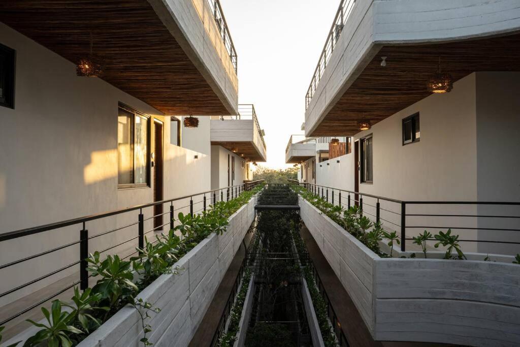 New 1 Bed - - Private Terrace *