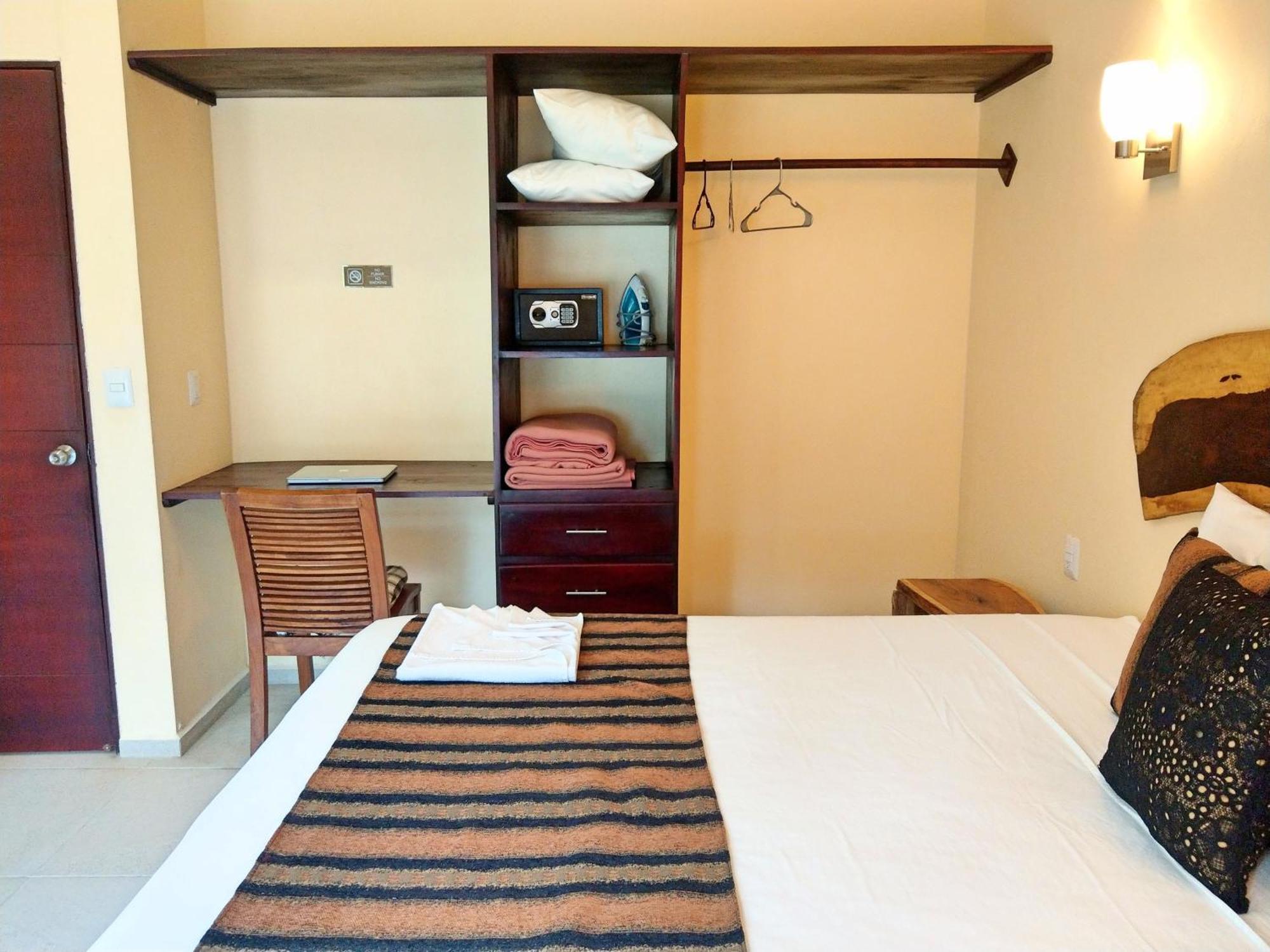 Apartahotel Nah 3*
