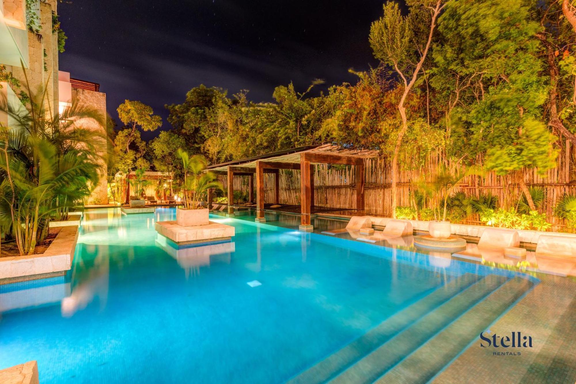Private Rooftop 1br With Stunning Common Areas *