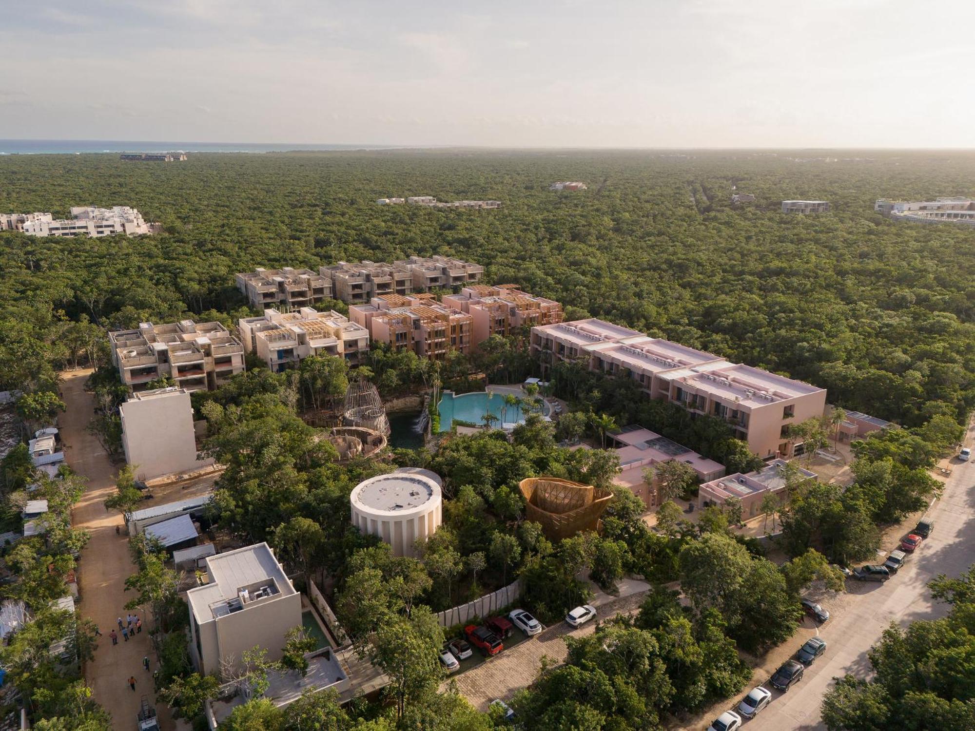 Amazing 1br Jungle With Restaurant, Pool And Gym *