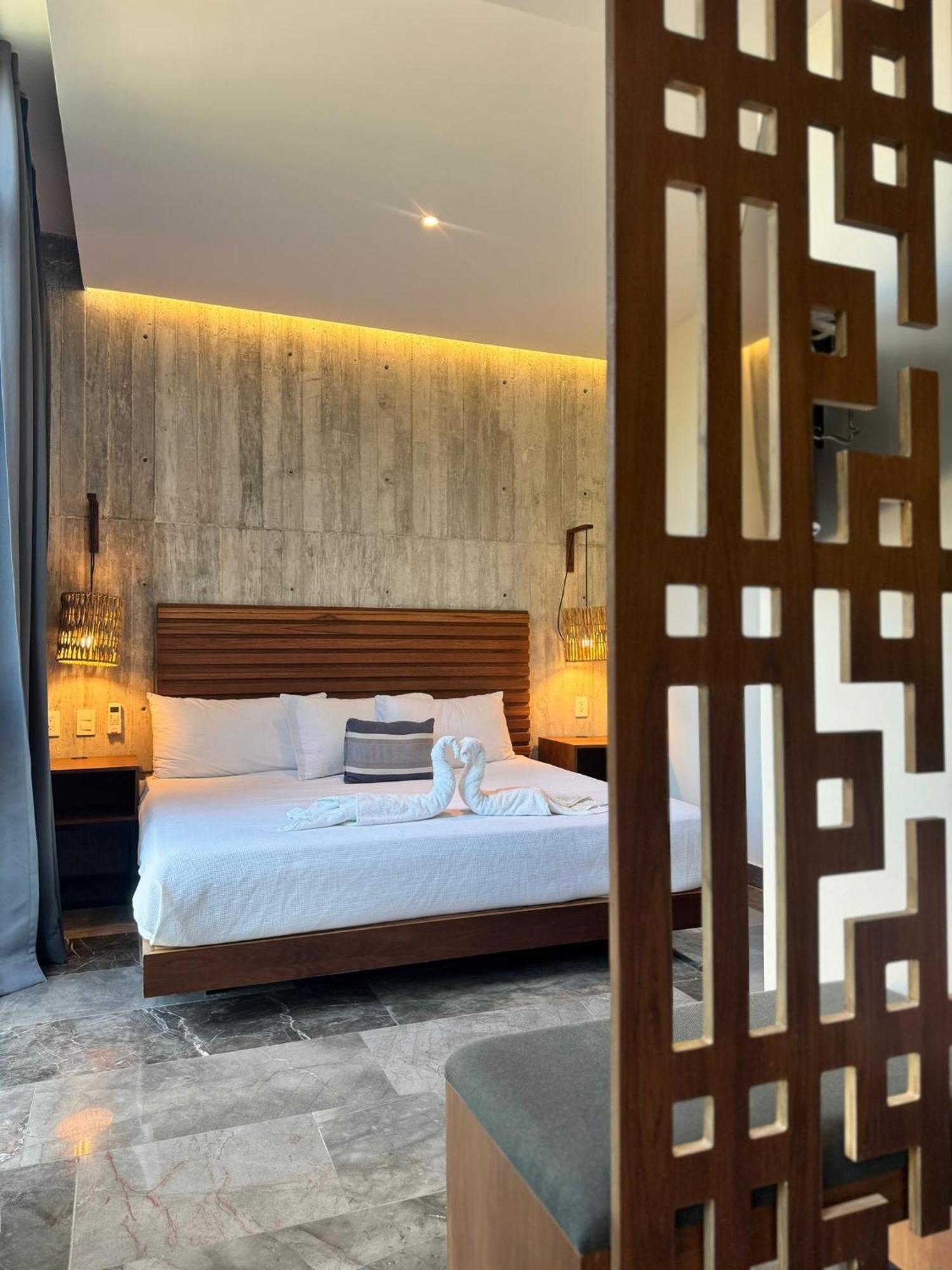 Iik By Groovy Stays- A Hip Condo-hotel With Wifi, Rooftop, Pool, Sleeps 6 Apartahotel