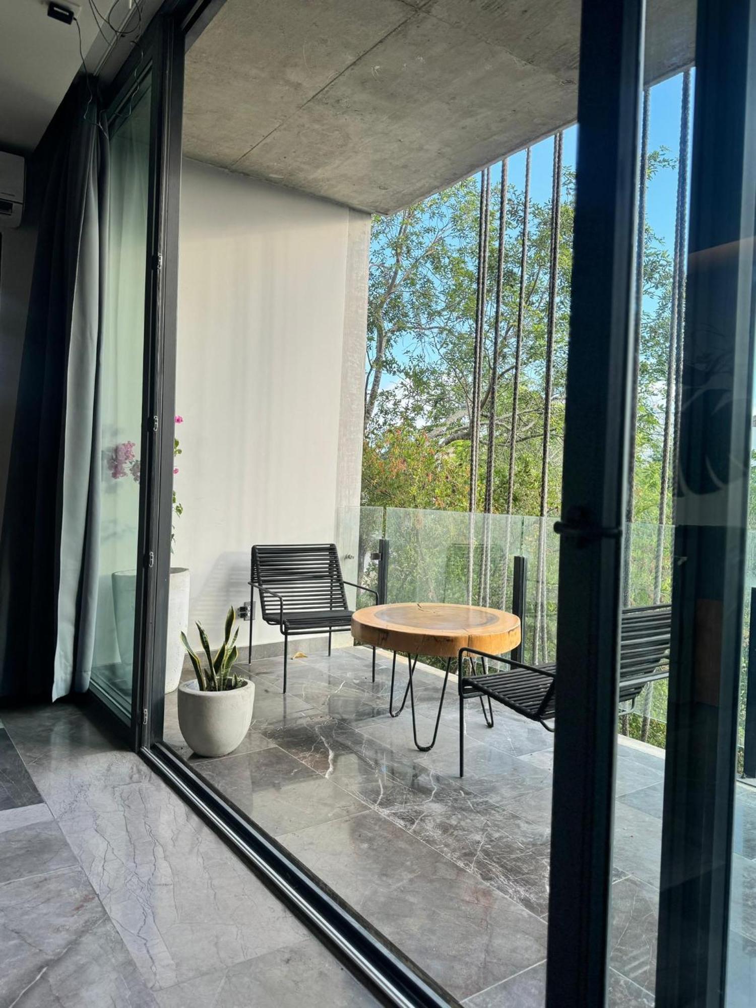 Iik By Groovy Stays- A Hip Condo-hotel With Wifi, Rooftop, Pool, Sleeps 6