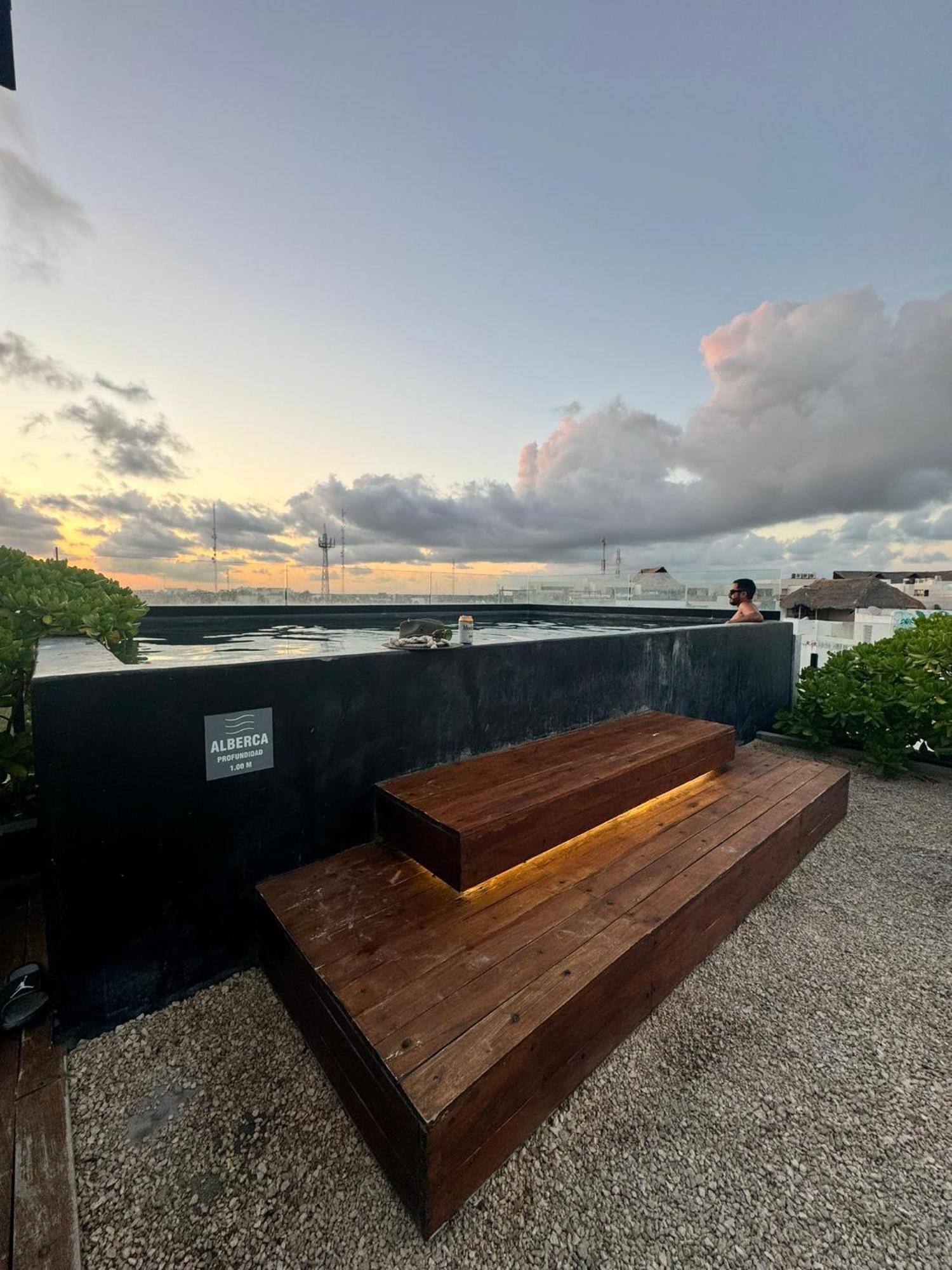 Iik By Groovy Stays- A Hip Condo-hotel With Wifi, Rooftop, Pool, Sleeps 6 Apartahotel