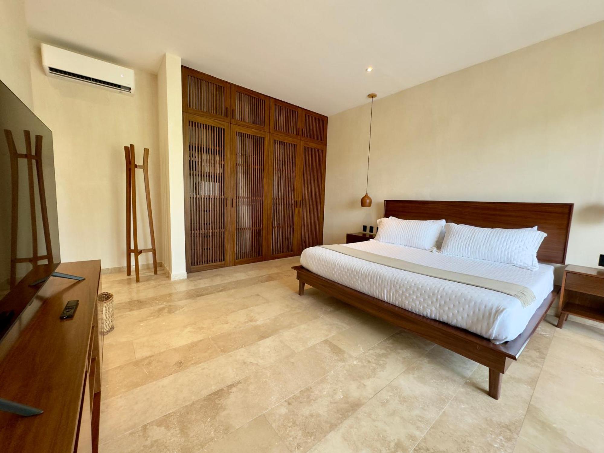 Casa Laak, Luxury Villa, 5 Bedroom 7 Bt, Heated Pool *