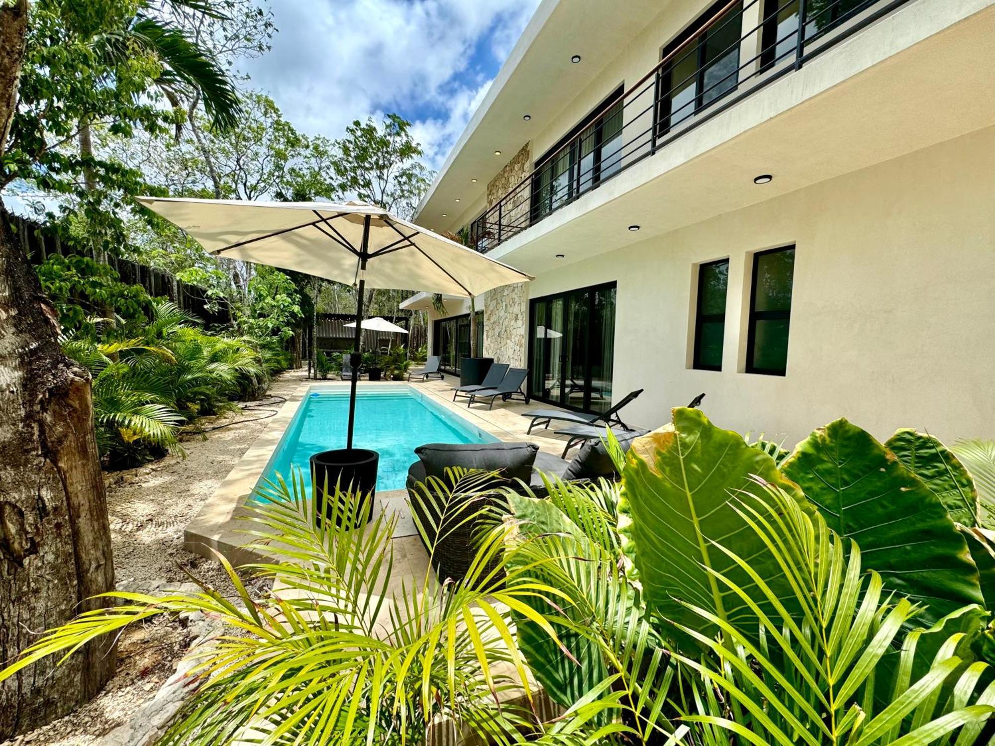Casa Laak, Luxury Villa, 5 Bedroom 7 Bt, Heated Pool Villa