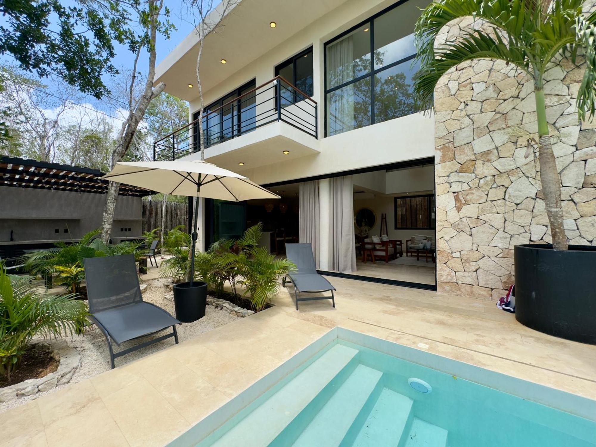 Casa Laak, Luxury Villa, 5 Bedroom 7 Bt, Heated Pool