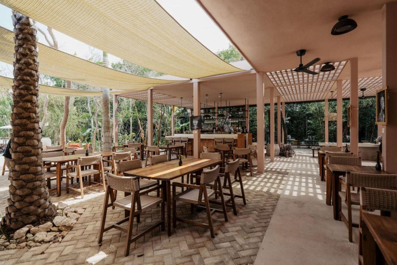 Blush Jungle Romantic Retreat Holiday home *