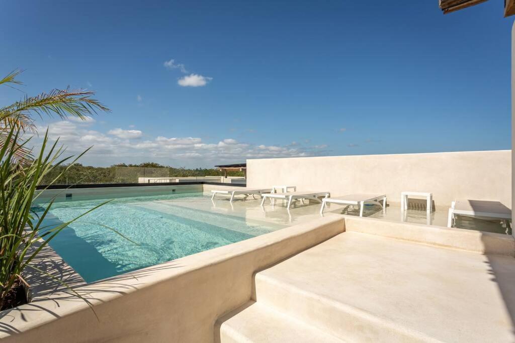 Villa Tuane Luxury Homes *