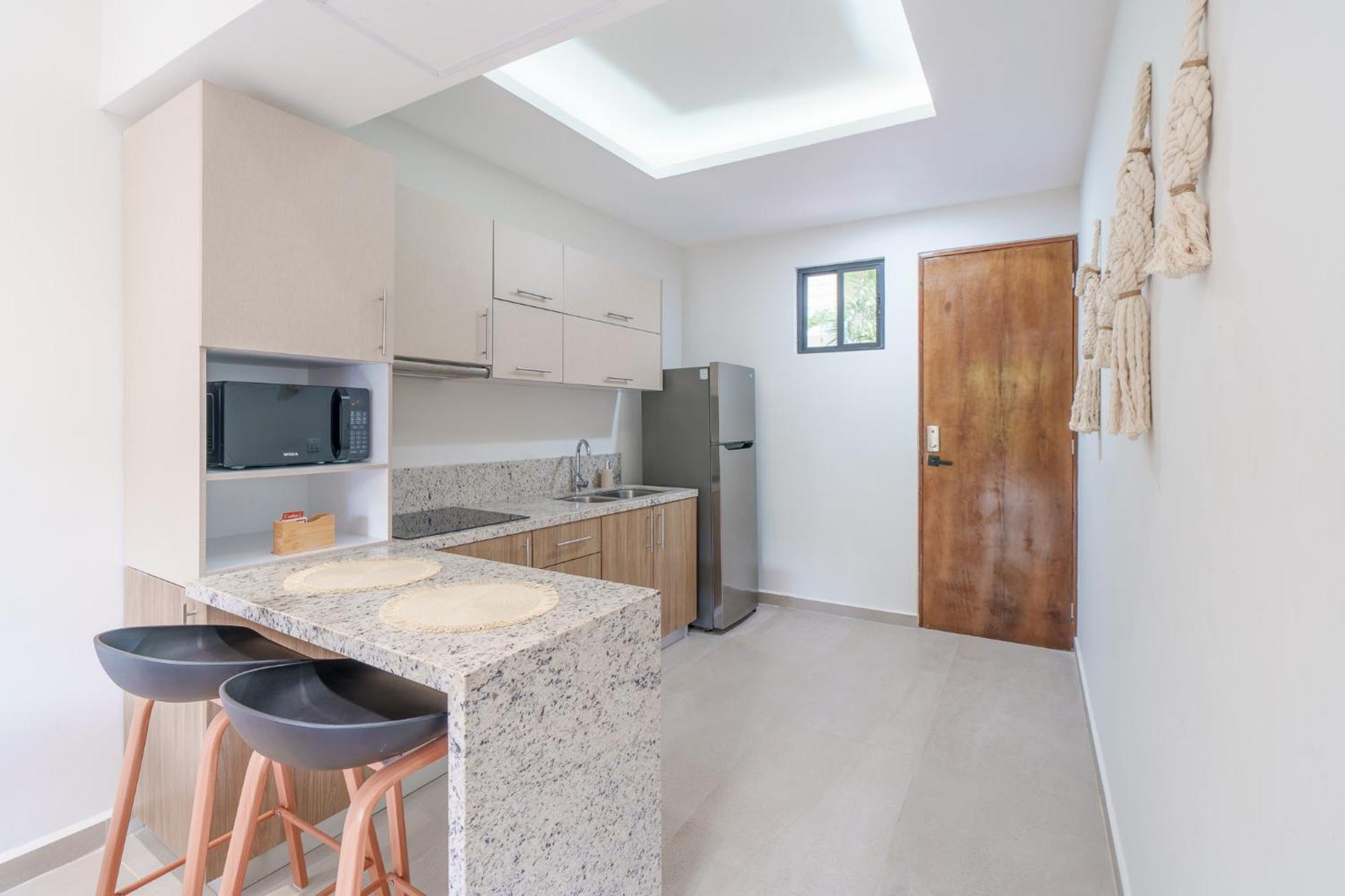 Downtown Penthouse With Private Pool, Rooftop Pool And Gym, Short Distance From Beaches, Restaurants & Nightlife Apartamento