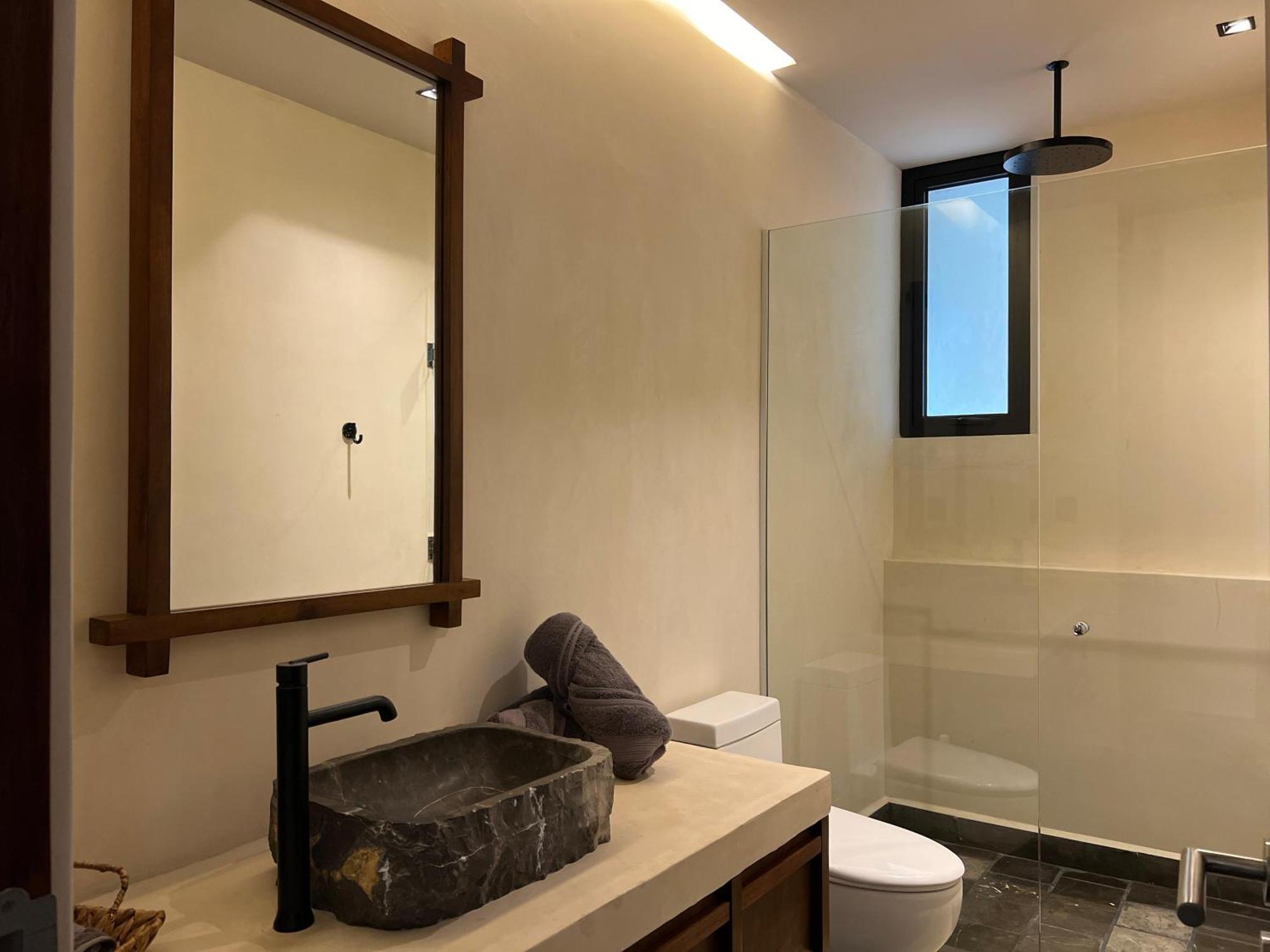 Lovely 2bedroom Serviced + Pool & Garden