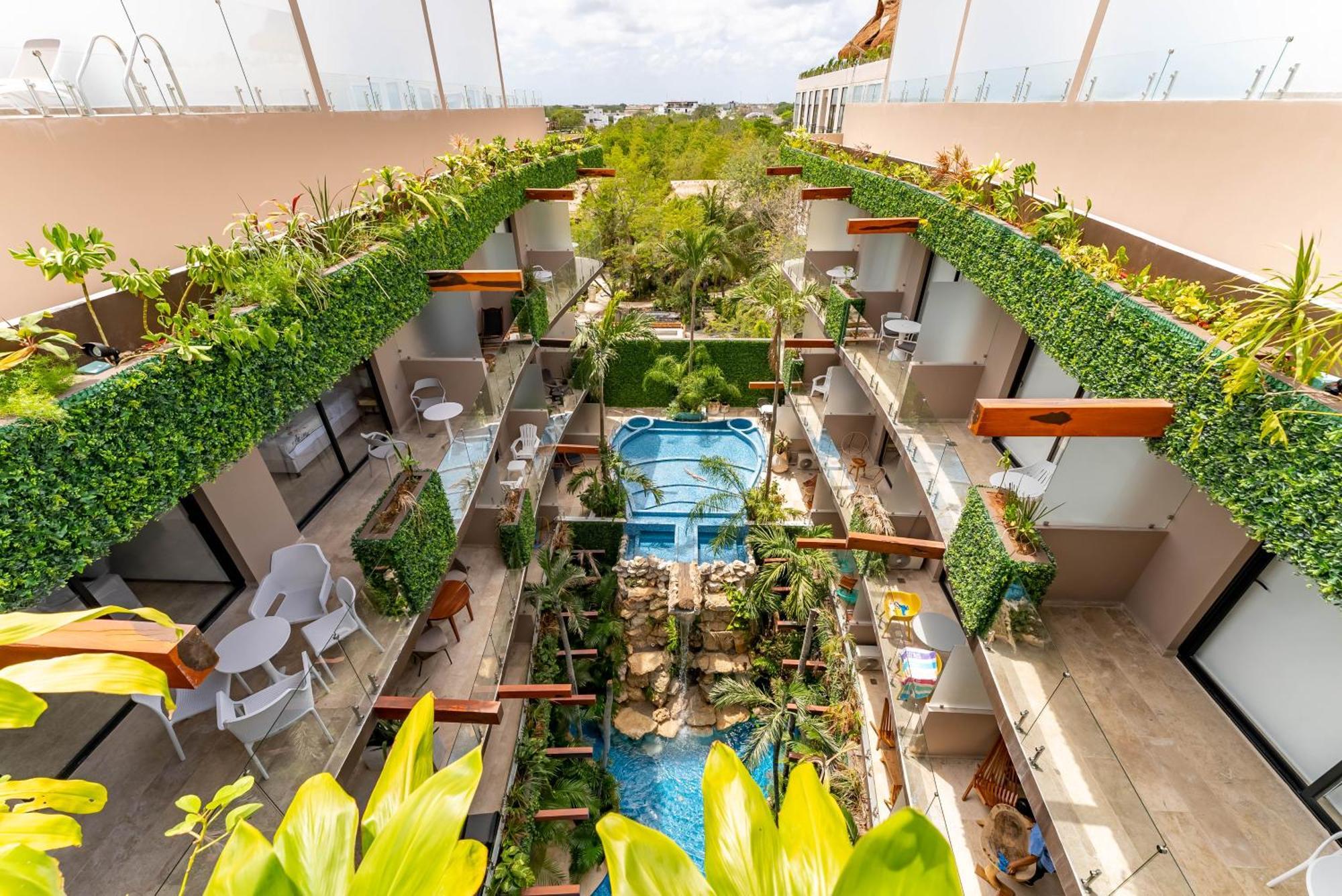 Menesse * Tulum