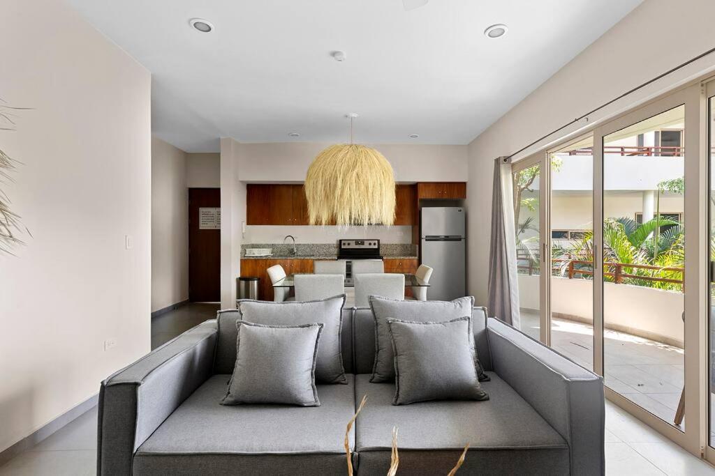 Stylish 2bd In Prime Location With Balcony