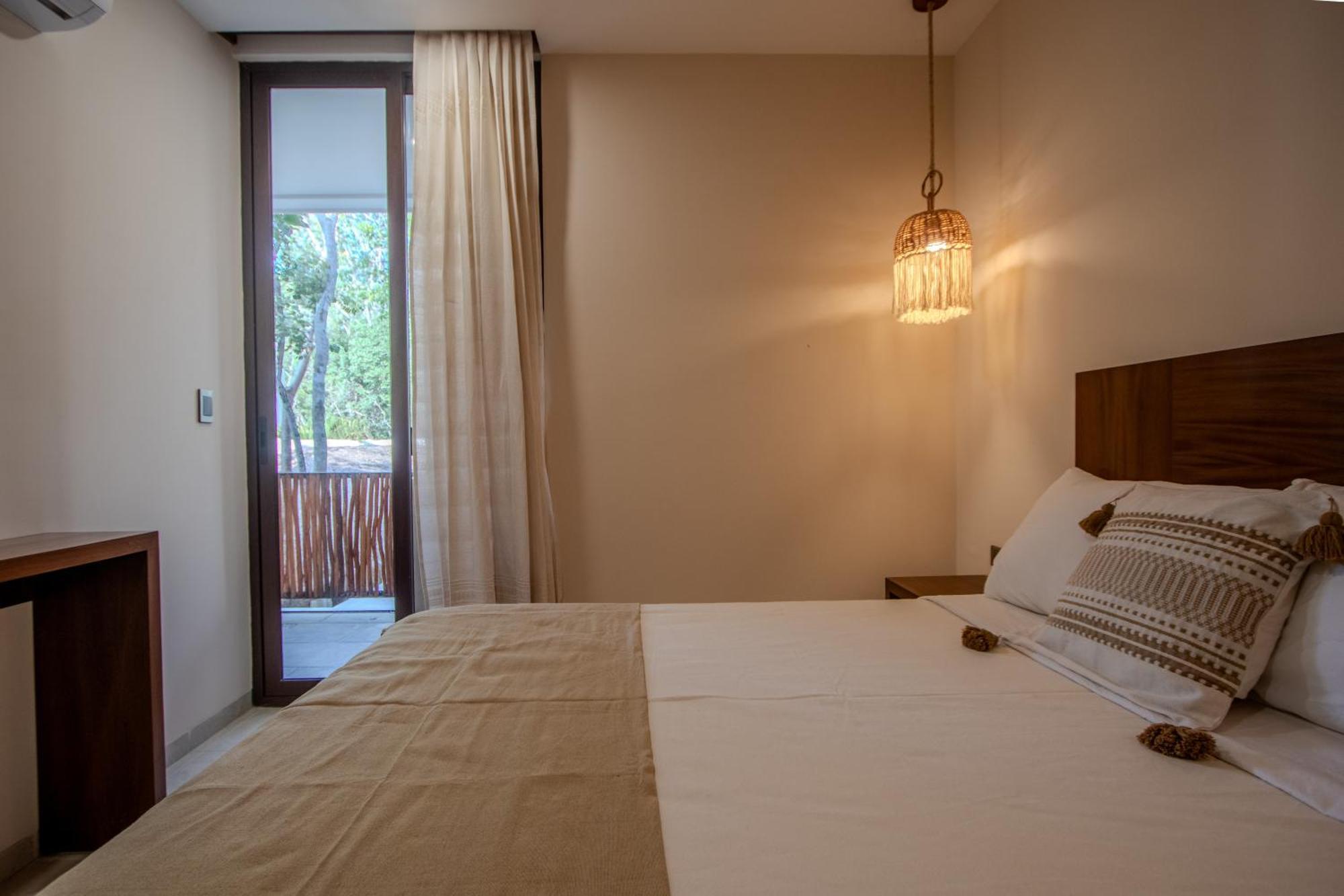 2 Bedroom Plunge Pool Ac Wifi Apartment *