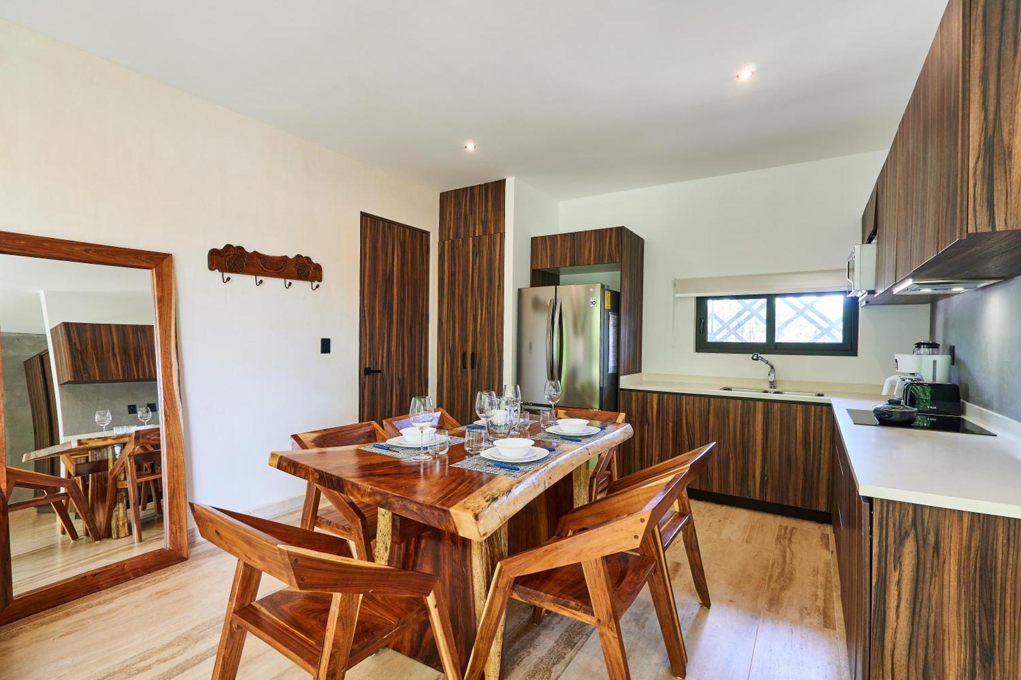Escape - Stylish Pool, Gym & Parking *