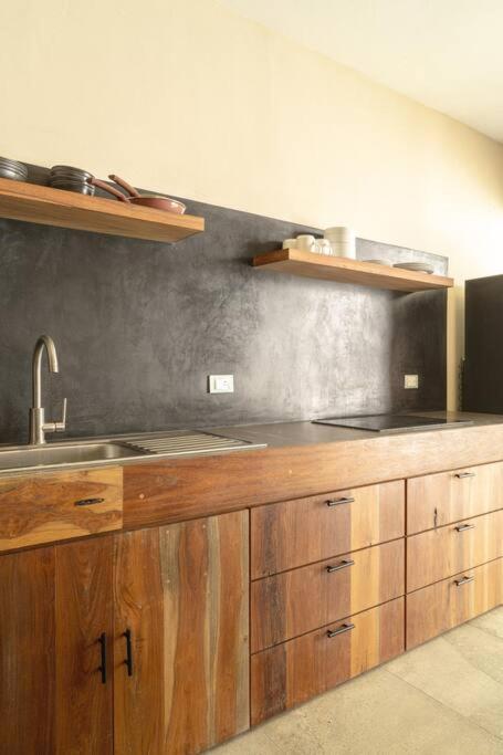Lujoso Estudio Con Acceso A La Piscina - La Veleta Apartamento