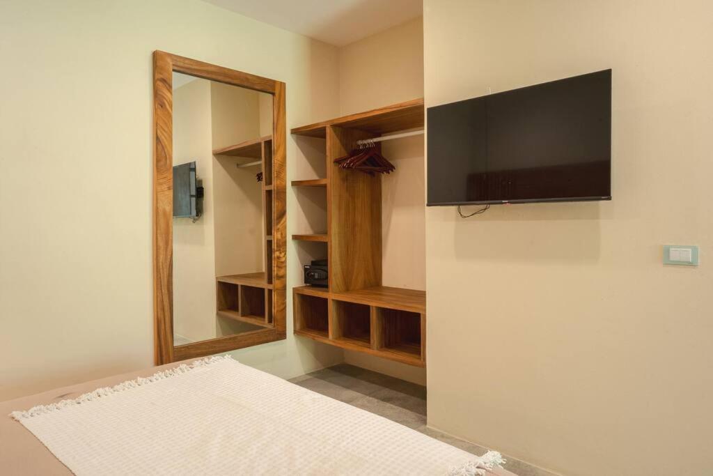 Lujoso Estudio Con Acceso A La Piscina - La Veleta Apartamento *