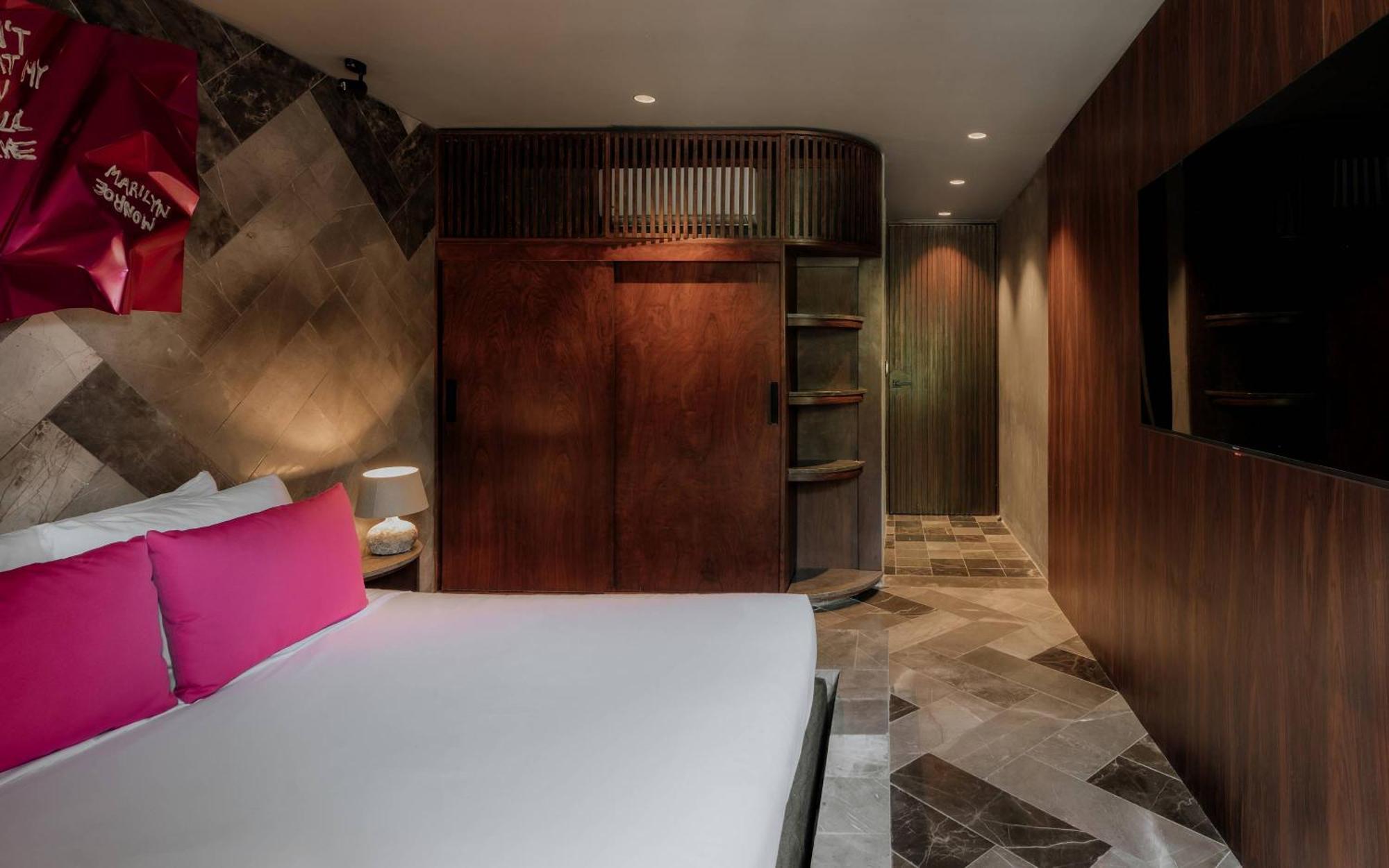 Barneys New York Residences Pink * Tulum