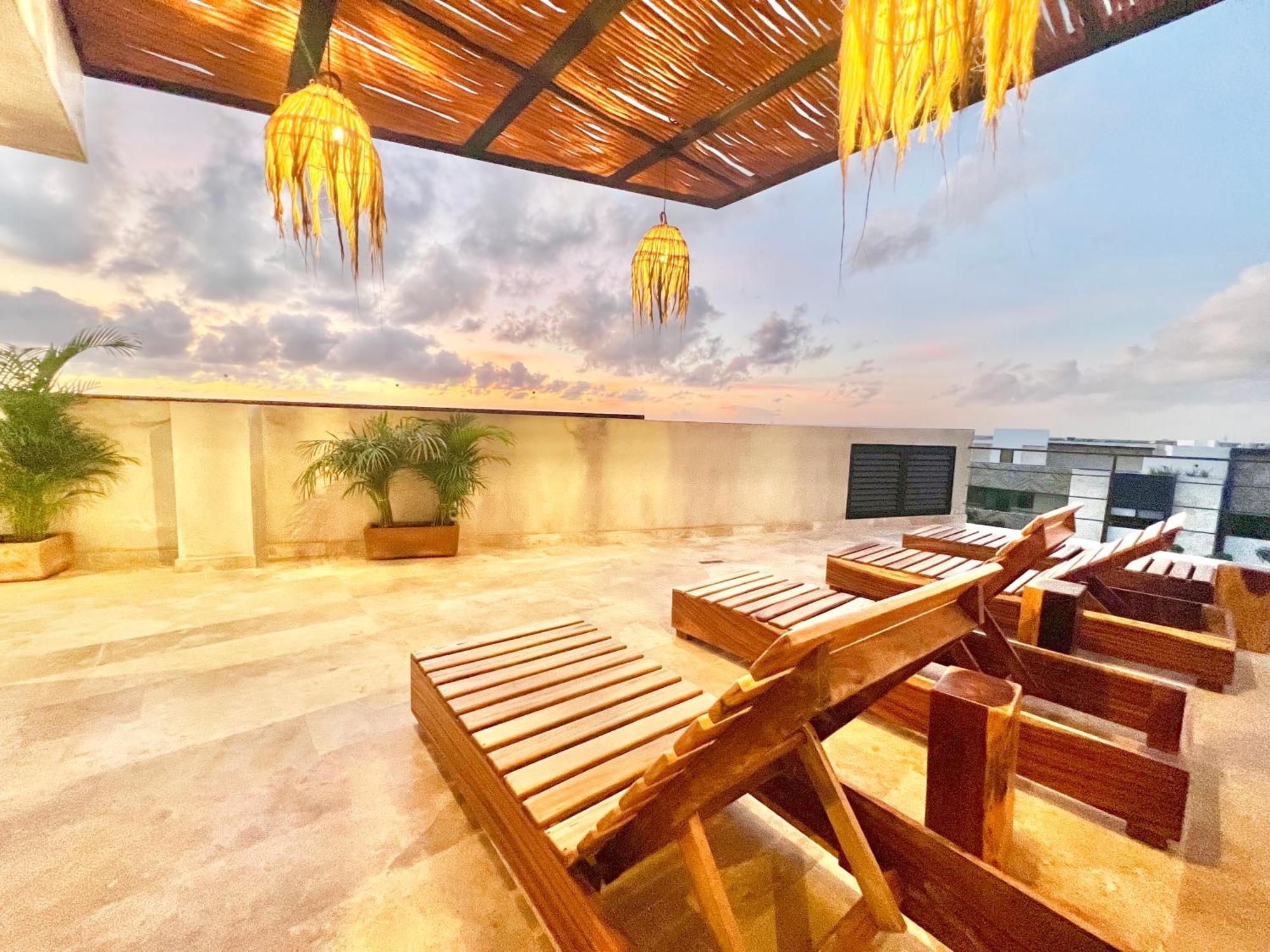 Beautiful Rooftop With Private Terrace, Amazing Pool With Aerial Views, Jacuzzi-sauna-gym-laundry-cinema-coworking * Tulum
