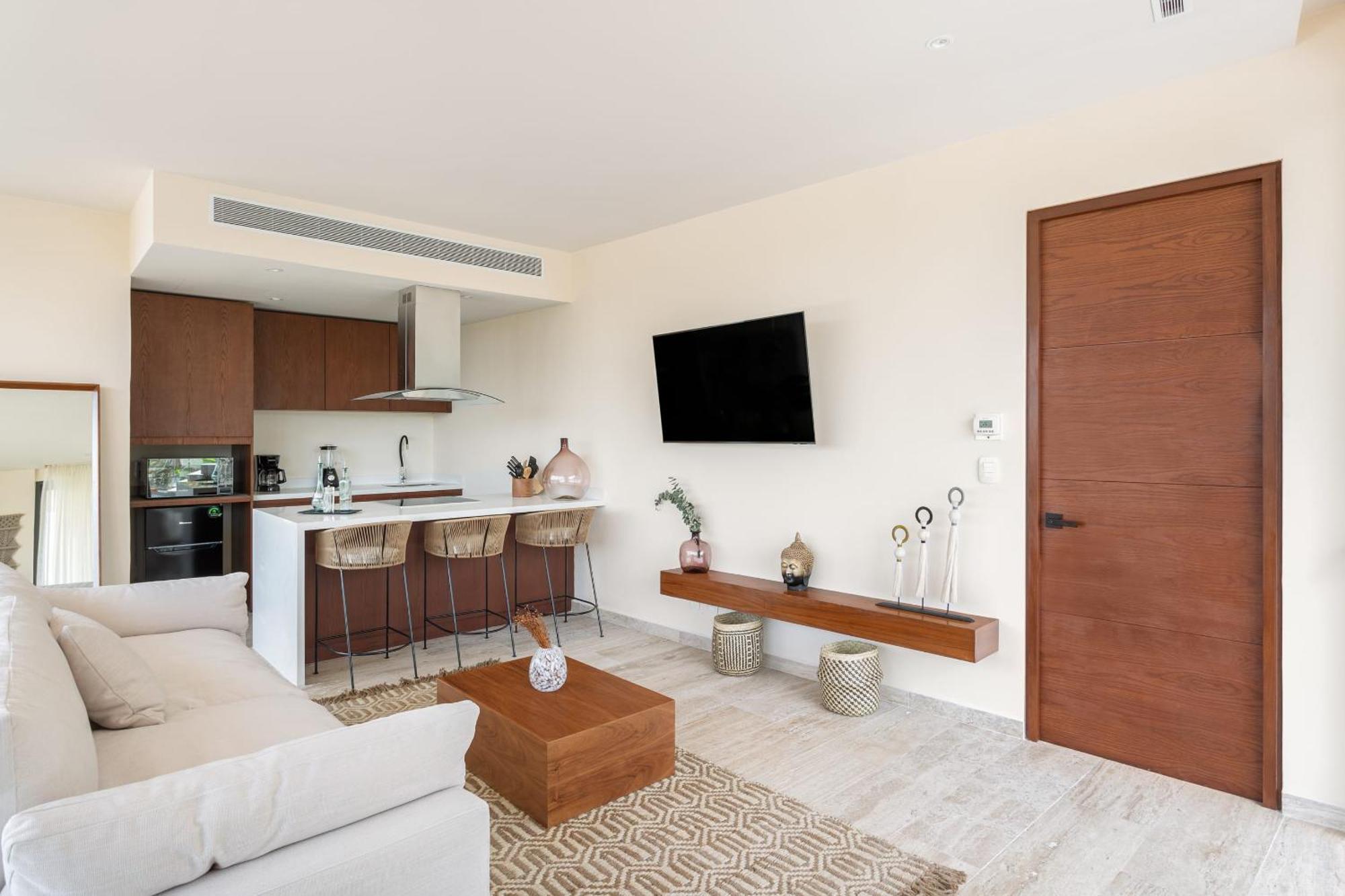 Temple Paradise Luxury 6 Min From