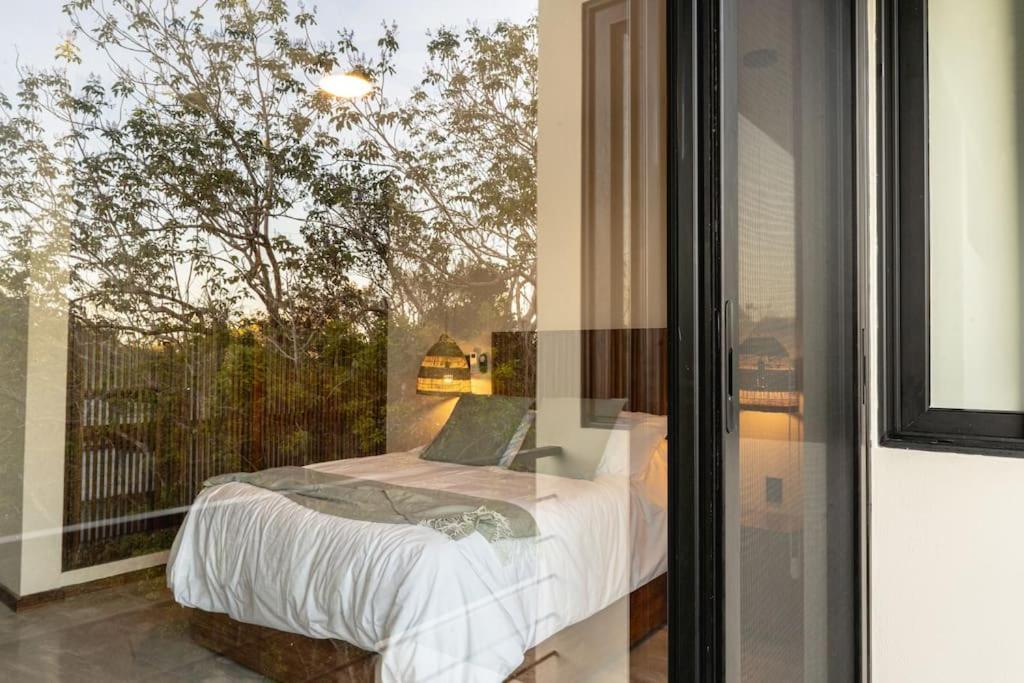 New 2 Bed And Bath - - Views To The Jungle Apartamento