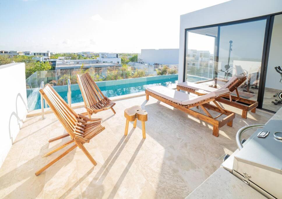 Tequila Sunrise103 Plunge Pool Access