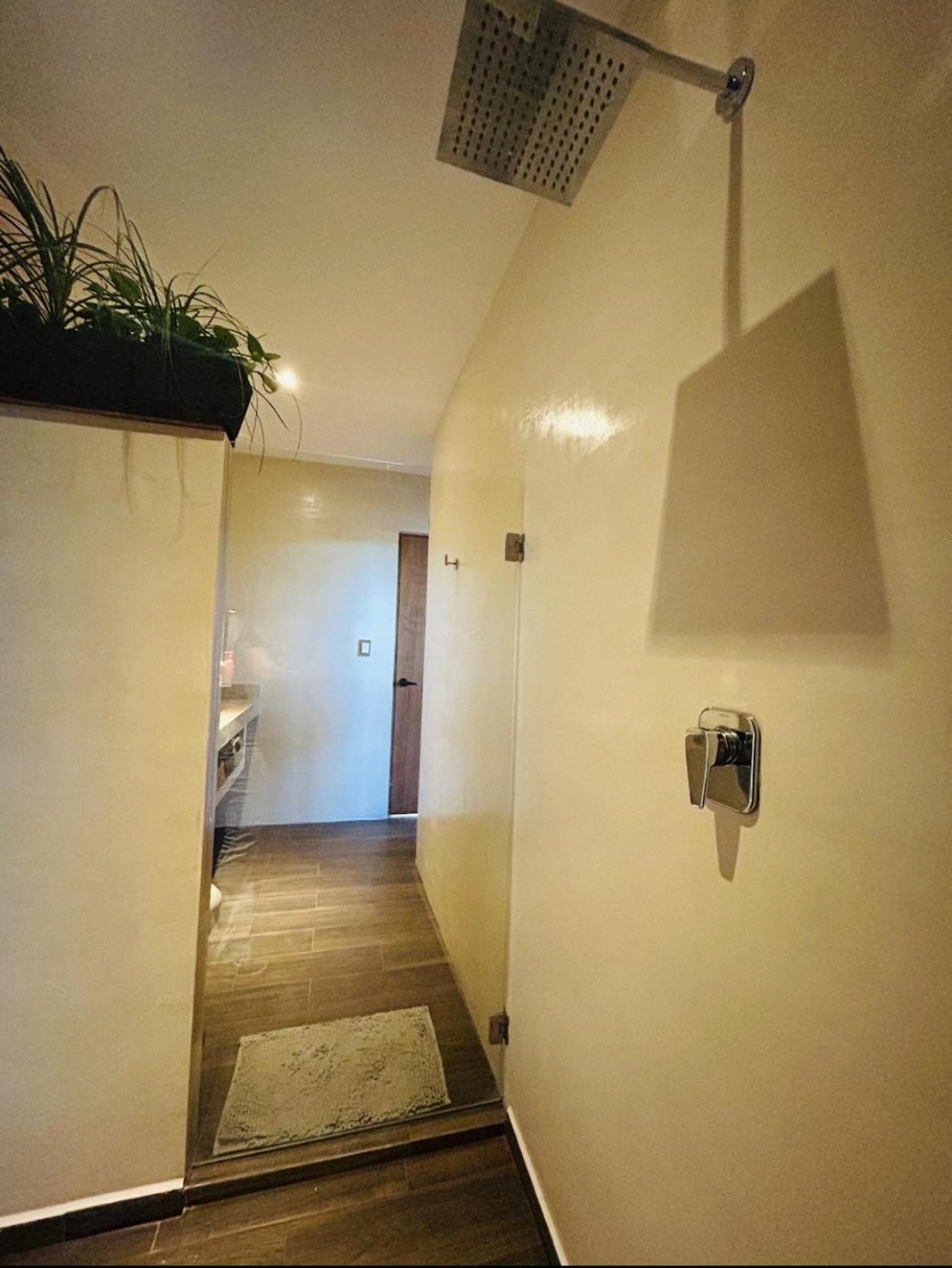 Apartamento New Large Luxurious 1 Bedroom, 1 Bathroom In *
