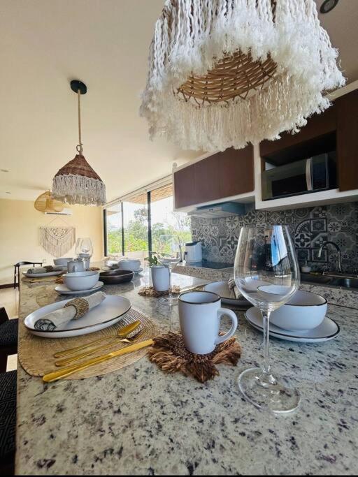 New Large Luxurious 1 Bedroom, 1 Bathroom In Apartamento