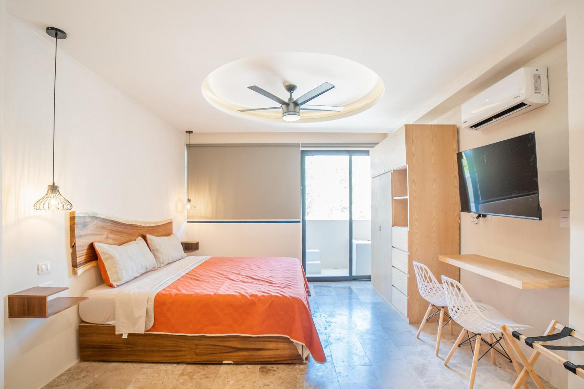 Hotel Crystal By