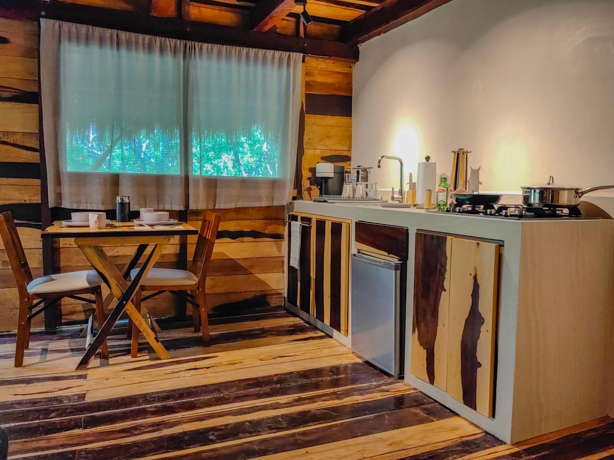 Treehouse H2ojos 4*