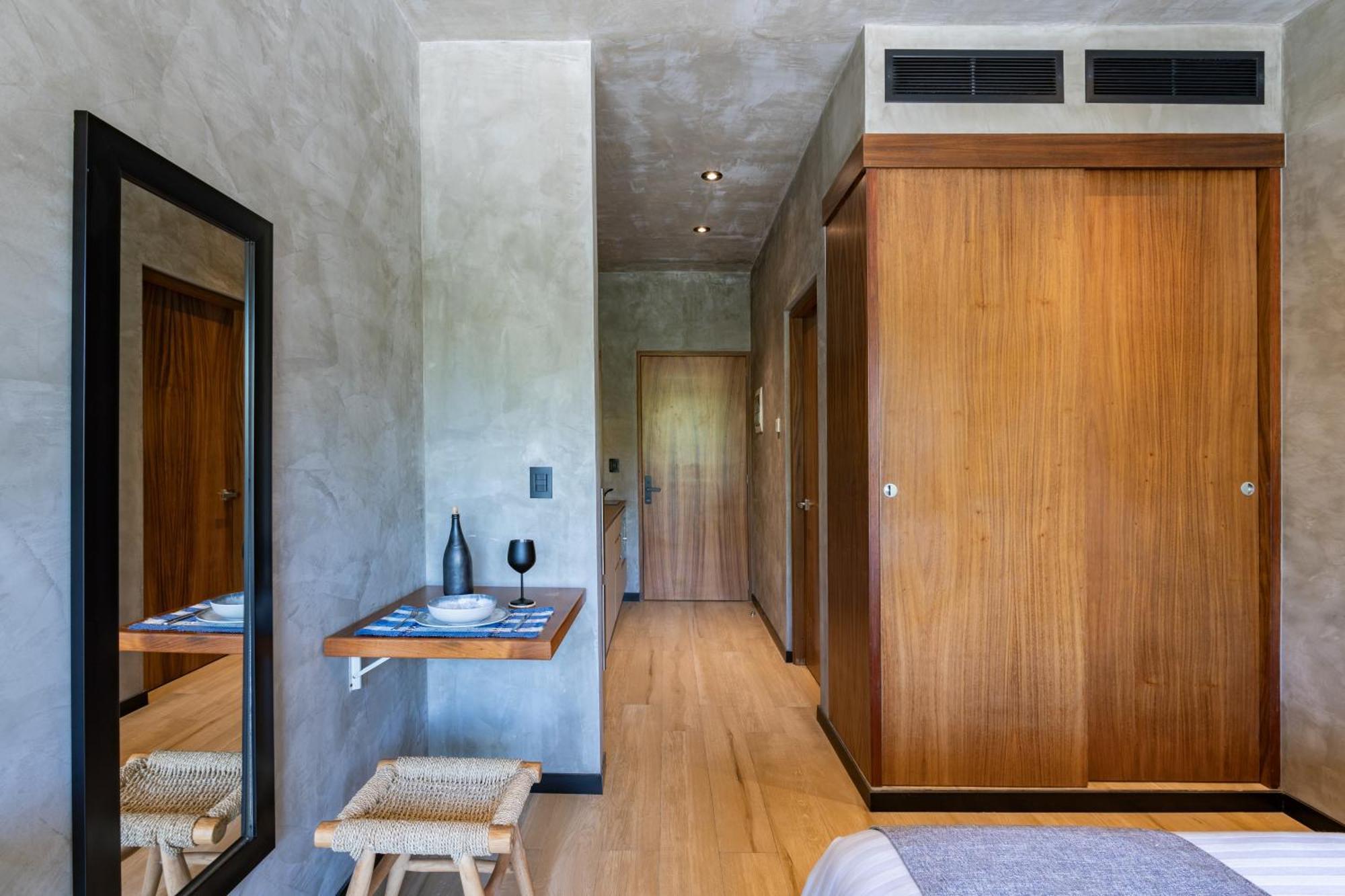 Modern With Rooftop Pool In Downtown *