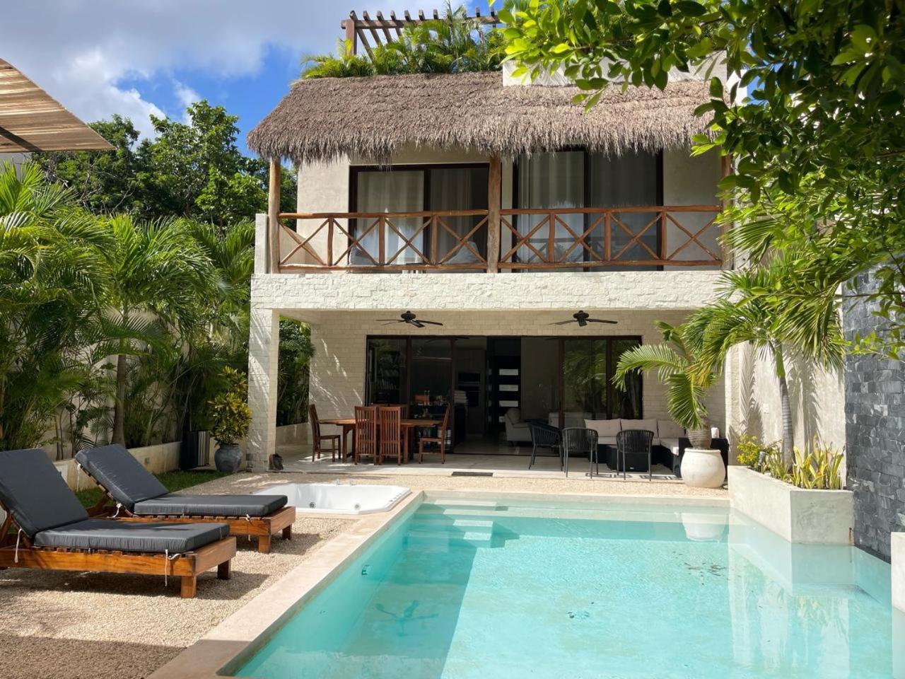 Villa Luxury House Tomanoa - 10pers - 4rooms - Pool - Hotjacuzzi - Speed Wifi -waterfall