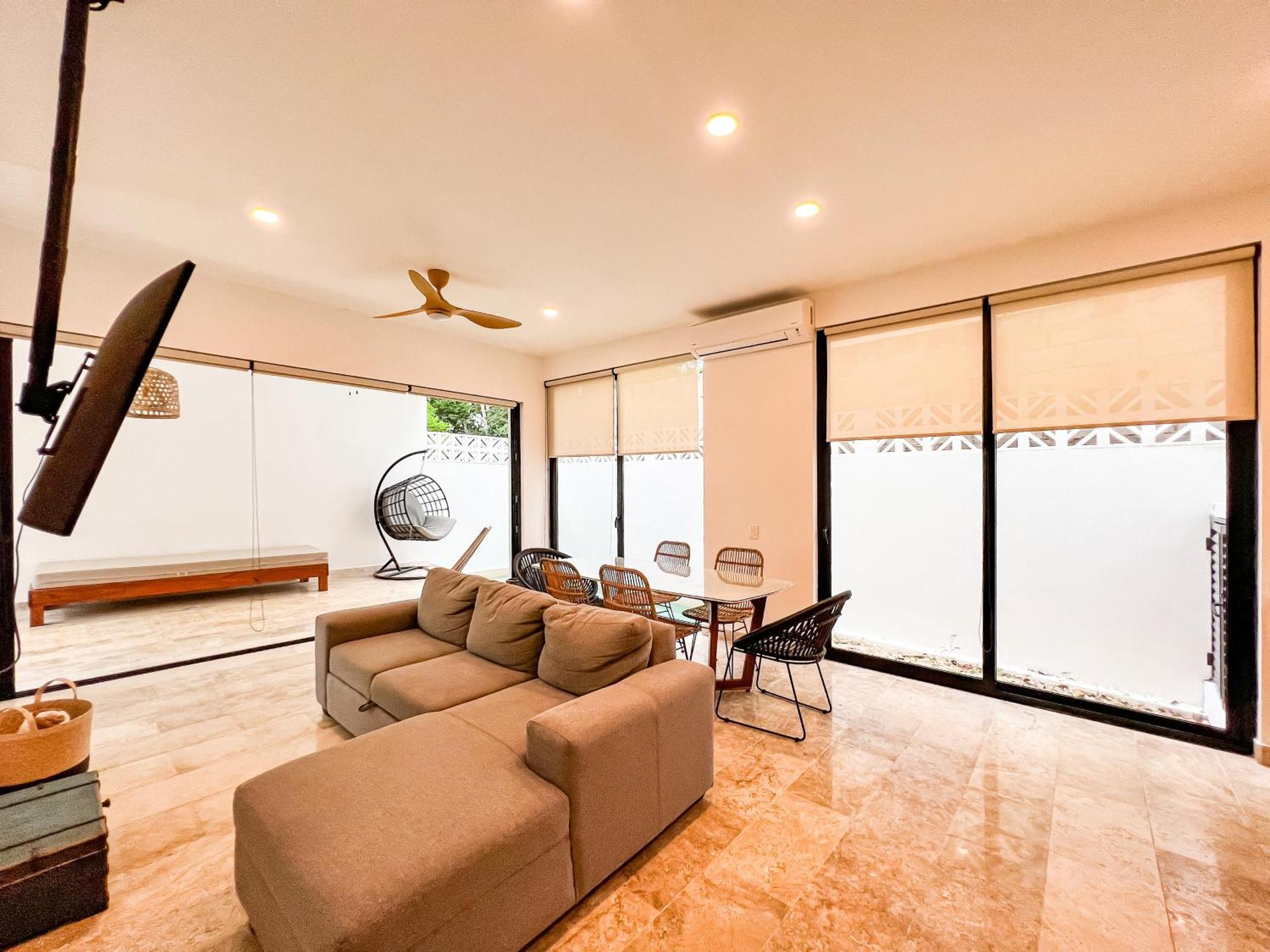 Сasa de vacaciones 3br 3ba Townhouse With Private Pool In La Veleta