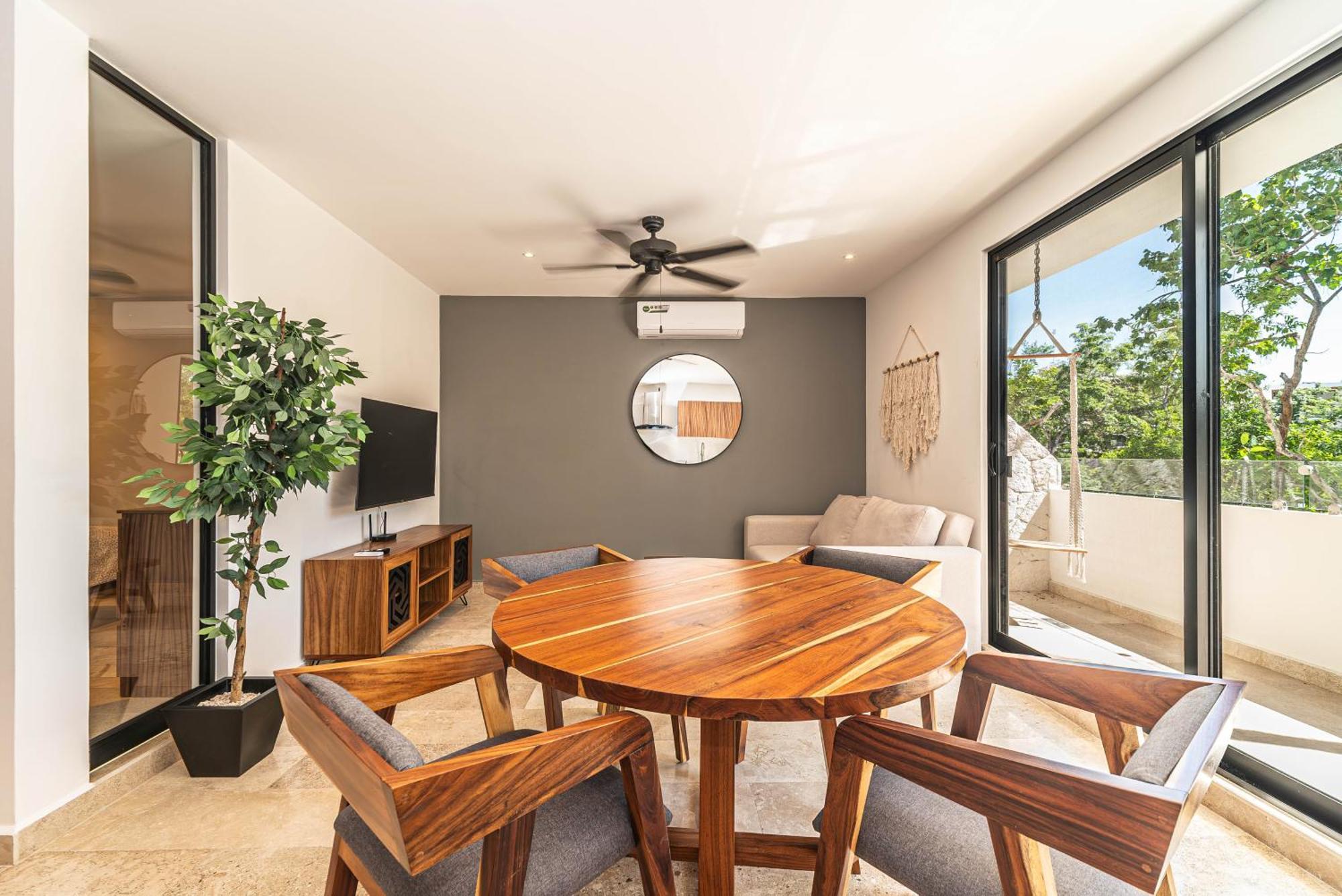 Сasa de vacaciones 1 Bd With Private Balcony, Rooftop Pool, Gym Tulum