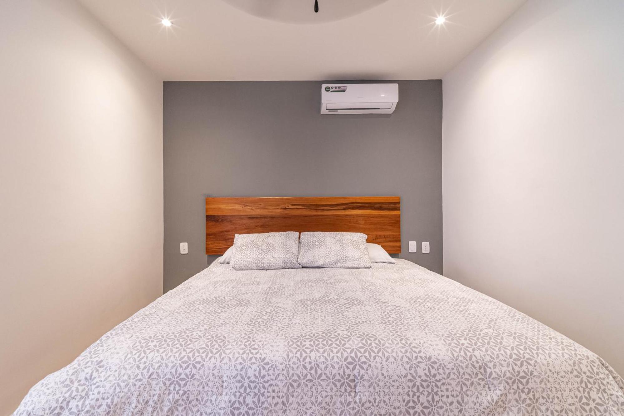 1 Bd With Private Balcony, Rooftop Pool, Gym *
