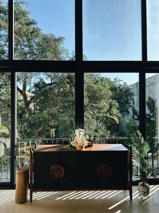 Apartamento 2 Bdr Stunning Designer Loft - Centro