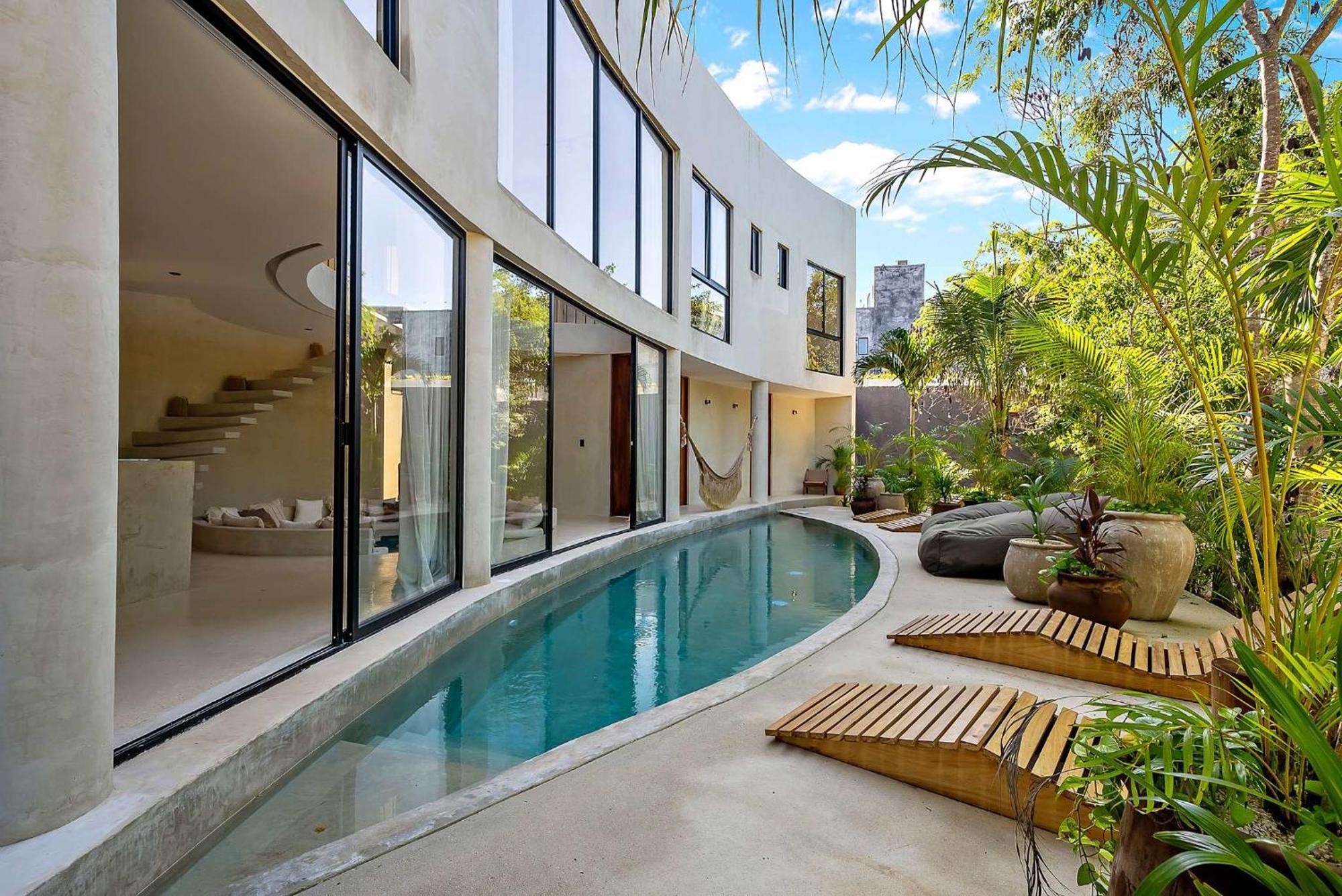 Majestic Jungle With 2 Pools & Rooftop Bbq Villa